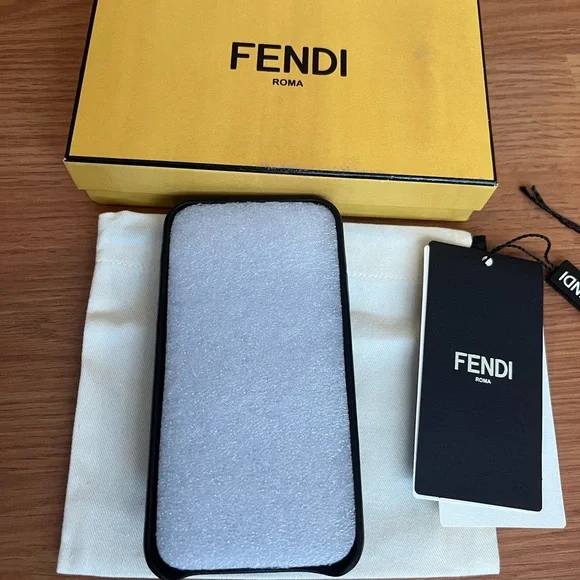 Authentic Fendi iphone case for X/XS leather card/coin - Picture 3 of 11